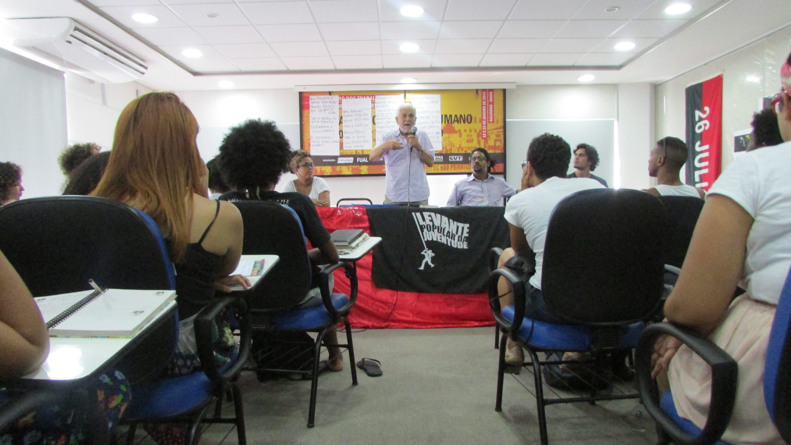 You are currently viewing Levante de Salvador realiza primeiro módulo de Escola de Formação Política