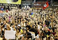 Acampamento de jovens reúne 7 mil e pede uma nova Constituinte