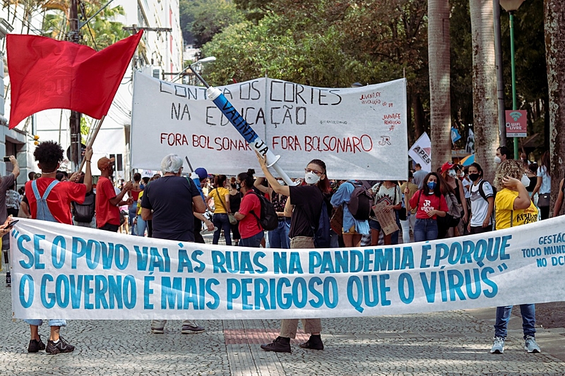 You are currently viewing Saiba por que a juventude voltará às ruas no dia 19 de junho pelo Fora Bolsonaro