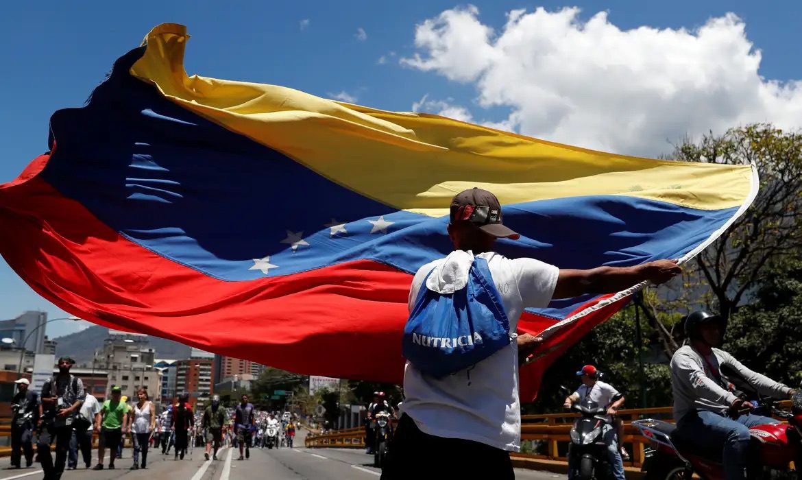 Leia mais sobre o artigo O Levante Popular da Juventude se solidariza com o povo venezuelano e denuncia o ataque imperialista de Donald Trump!